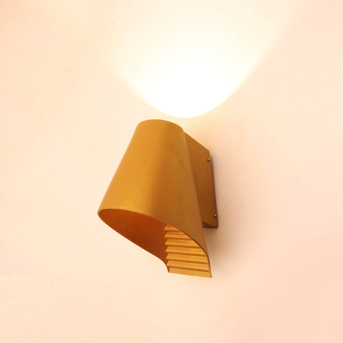 10W LED Outdoor Wall Light – Modern Cone Design