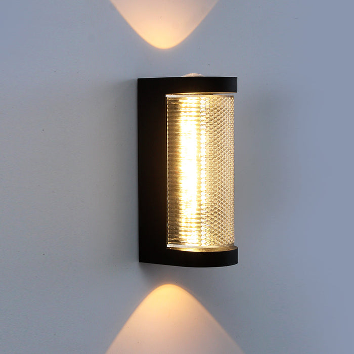 8W LED Outdoor Wall Light – IP44 Warm White